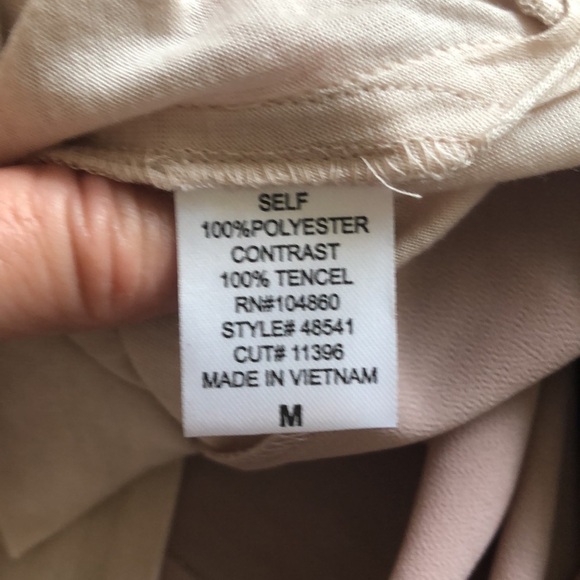 NEW Chloe K Unique Shear Pale Pink Tunic Top Cropped Front Mixed Media Size M - Picture 14 of 15